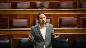 El vicepresidente segundo del Gobierno y ministro de Derechos Sociales y Agenda 2030, Pablo Iglesias, responde a la pregunta de Teodoro García Egea, del G.P. Popular, durante la Sesión de Control.