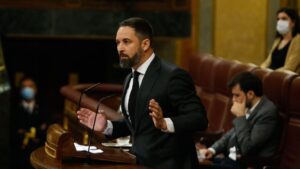 El líder de VOX, Santiago Abascal, interviene para exponer la posición de su grupo parlamentario sobre la solicitud de autorización de prórroga del estado de alarma.