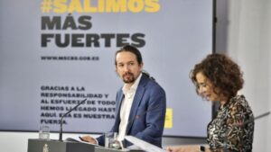 Pablo Iglesias y María Jesús Montero en la rueda de prensa del Consejo de Ministros