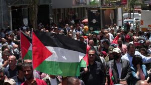 Banderas palestinas durante una manifestación