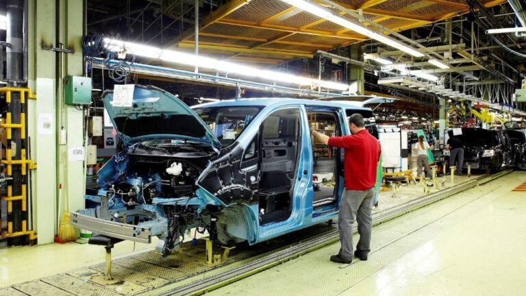 Producción del eNV200 en la planta de Nissan en Barcelona