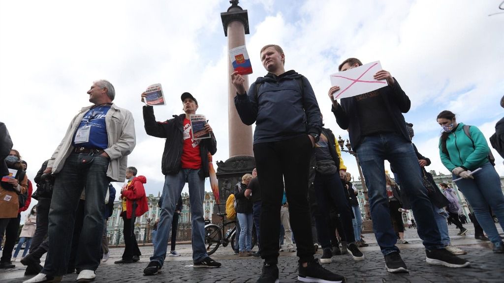 Protesta contra la reforma constitucional de Rusia en San Petersburgo