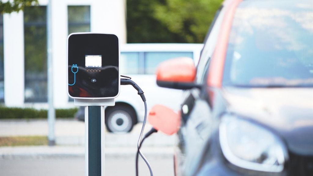 Punto de recarga de un coche eléctrico