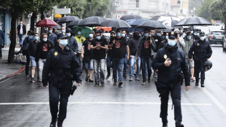 Manifestación de los trabajadores de Nissan Barcelona en Santander.