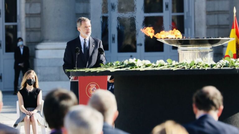 Acto de homenaje a las víctimas de Covid-19