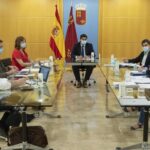 El jefe del Ejecutivo regional, Fernando López Miras, ha presidido esta mañana en el Palacio de San Esteban la reunión del Comité de Seguimiento Covid-19