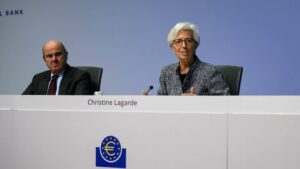 La presidenta del BCE, Christine Lagarde, y el vicepresidente, Luis de Guindos