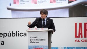 El expresidente de la Generalitat de Cataluña Carles Puigdemont interviene en el acto del Consell de la República en Perpiñán (Francia)