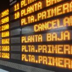 Panel de informaci&oacute;n de salidas de los trenes en la estaci&oacute;n de Atocha, coincidiendo con la cancelaci&oacute;n de 271 trenes de Renfe, en plena operaci&oacute;n salida de Navidad con motivo de la huelga de CGT, en Madrid (Espa&ntilde;a), a 20 de diciembre de 2019