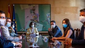 Reunión entre el Gobierno y Ciudadanos, presidida por la vicepresidenta primera, Carmen Calvo