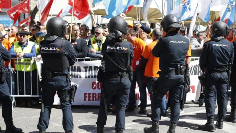 Manifestación de trabajadores de Alcoa ante al Congreso