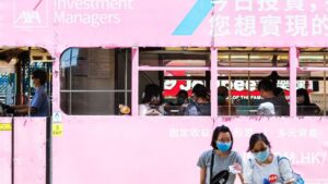 Personas con mascarilla en Hong Kong