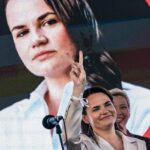 La candidata opositora bielorrusa Svetlana Tijanovskaya durante un acto de campaña