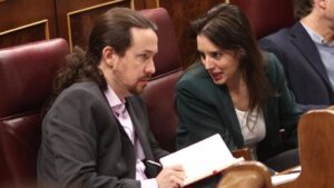 El secretario general de Podemos, Pablo Iglesias, y la portavoz parlamentaria de Unidas Podemos, Irene Montero