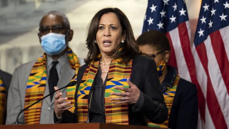 La senadora por California Kamala Harris