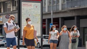 Turistas en Sevilla. coronavirus mascarillas