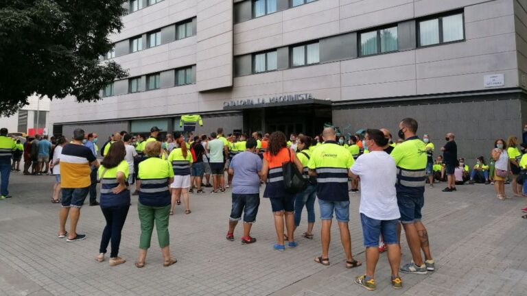 Concentración de trabajadores de Acciona