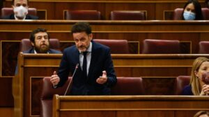 El vicepresidente segundo del Gobierno, Pablo Iglesias, responde a las preguntas de Teodoro García Egea, del G.P. Popular, y de Edmundo Bal, portavoz adjunto del G.P. Ciudadanos.