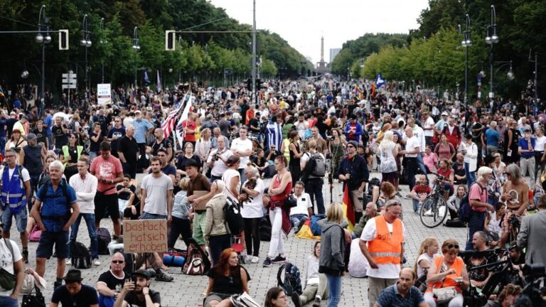 Protesta negacionista en Berlín