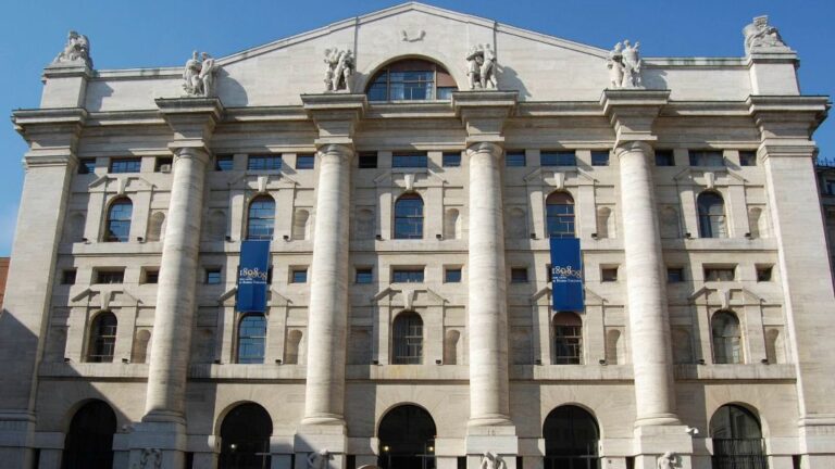 La Bolsa Italiana, situada en la Piazza degli Affari, Milán
