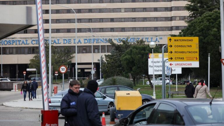 Puerta de acceso al recinto del Hospital Gómez Ulla de Madrid