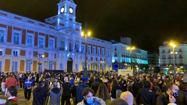 Concentración de protesta en Sol contra el confinamiento de 37 áreas de salud el viernes 18 de septiembre