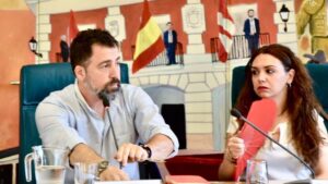 El alcalde de Rivas Vaciamadrid, Pedro del Cura, interviene en el Pleno municipal de la localidad.