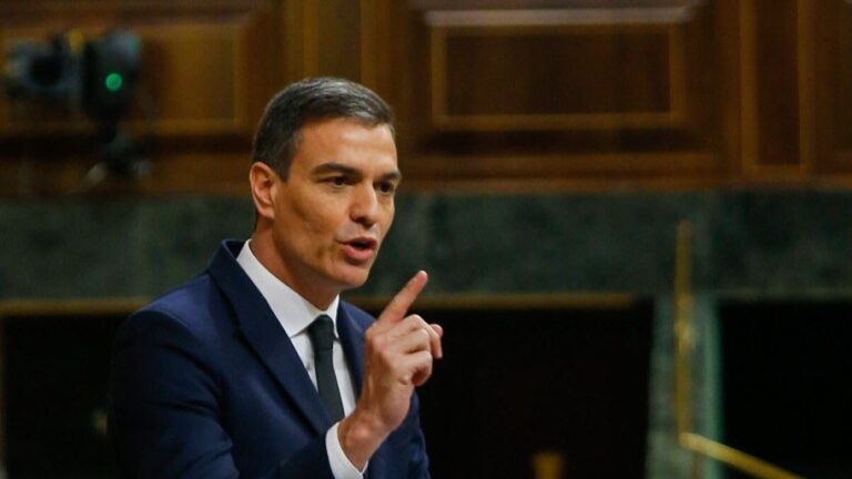 El presidente del Gobierno, Pedro Sánchez, responde a los grupos parlamentarios que han defendido su postura sobre la prórroga del estado de alarma.