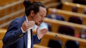 El vicepresidente segundo del Gobierno y ministro de Derechos Sociales y Agenda 2030, Pablo Iglesias, interviene durante una sesión de control al Gobierno en el Senado