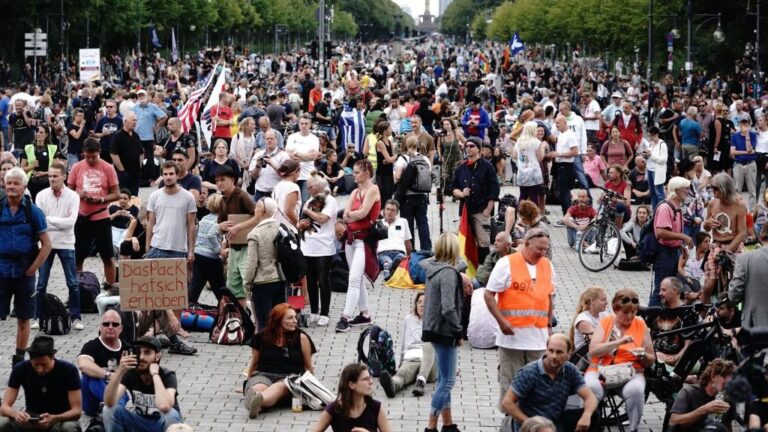 Protesta negacionista en Berlín