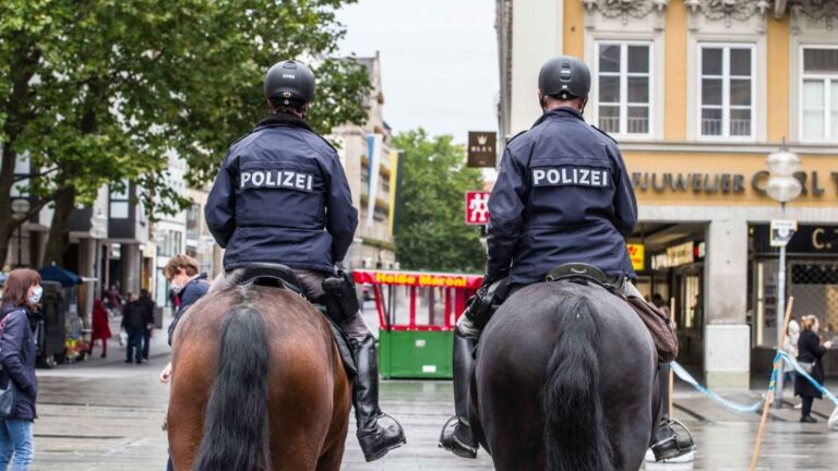 Dos agentes de la Policía de Alemania