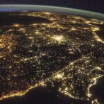 España es uno de los países más iluminados del mundo. En la imagen, iluminación nocturna en la península ibérica tomada desde la Estación Espacial Internacional