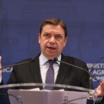 El ministro de Agricultura, Pesca y Alimentaci&oacute;n, Luis Planas ofrece una rueda de prensa en la sede del Ministerio, previa a la Conferencia Sectorial de Agricultura y Desarrollo Rural, en Madrid (Espa&ntilde;a).