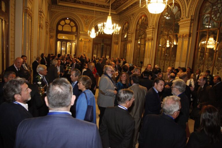 Premio Carlos Humanes