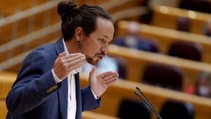 El vicepresidente segundo del Gobierno y ministro de Derechos Sociales y Agenda 2030, Pablo Iglesias, interviene durante una sesión de control al Gobierno en el Senado