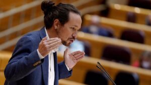 El vicepresidente segundo del Gobierno y ministro de Derechos Sociales y Agenda 2030, Pablo Iglesias, interviene durante una sesión de control al Gobierno en el Senado