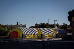 Hospital de campaña para atender a enfermos de coronavirus junto al Hospital Universitario Arnau de Vilanova de Lleida, capital de la comarca del Segrià, en Lleida,