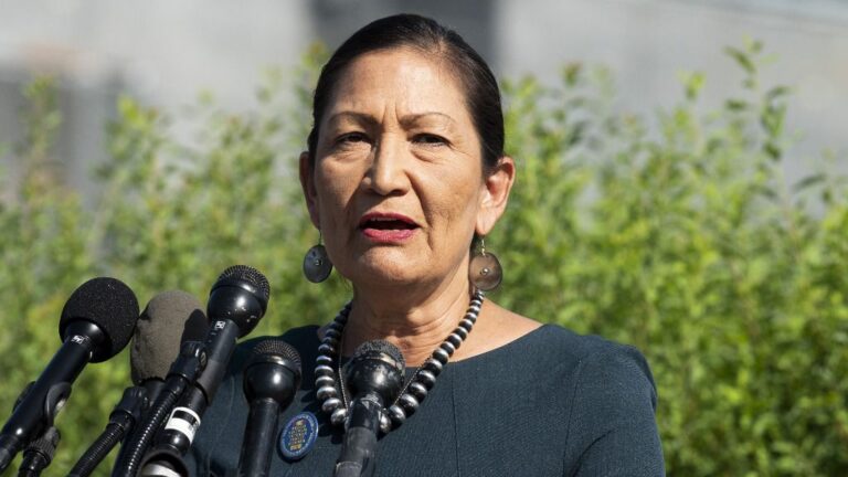 La congresista Deb Haaland