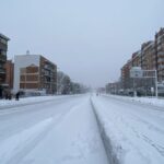 Calzada de la M30 completamente cubierta de nieve en el Paseo de Extremadura a la altura de Batán en Madrid (España) a 9 de enero de 2021