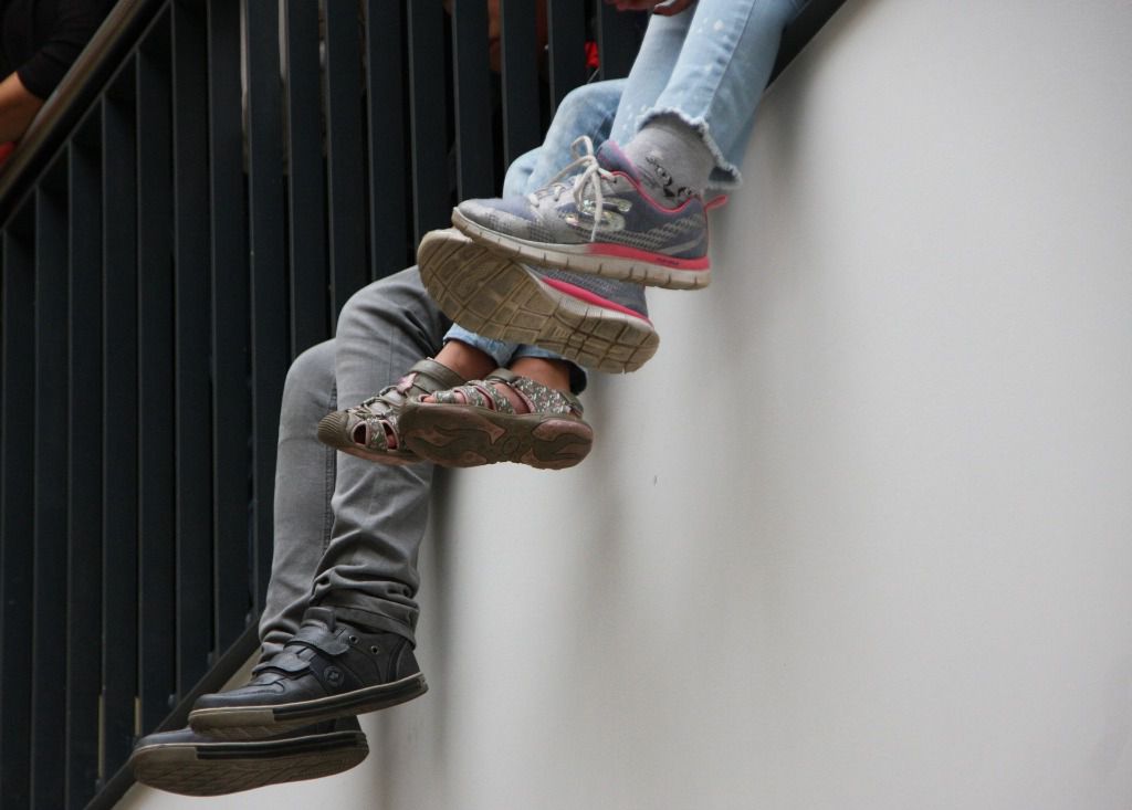 Jóvenes estudiantes adolescentes