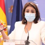 La portavoz del PSOE en el Congreso de los Diputados, Adriana Lastra, durante su intervención en la rueda de prensa convocada ante los medios