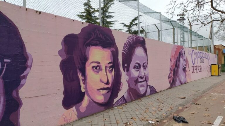 Más de 20.000 firmas piden que no se borre el mural feminista de Ciudad Lineal