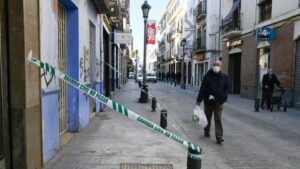 Una calle de Santa Fe (Granada) afectada por los terremotos