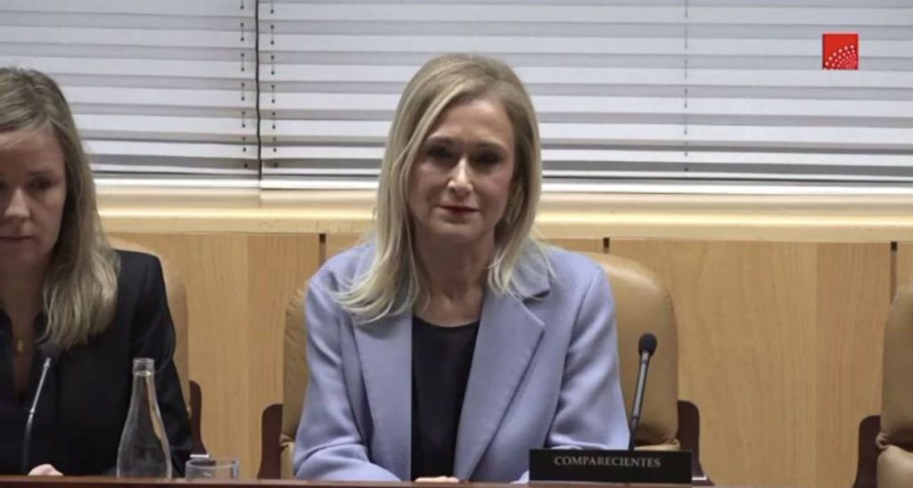 Cristina Cifuentes durante su comparecencia en la comisión que investiga el caso máster