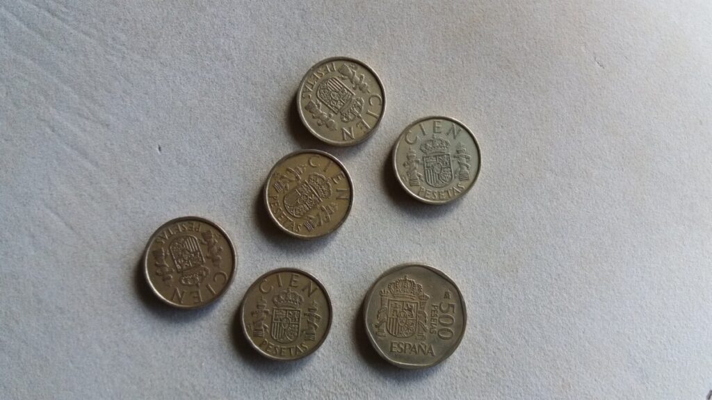 Pesetas, monedas antiguas, monedas de cien, monedas de quinientas - EUROPA PRESS