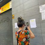 Mujer frente a una oficina de empleo - Autor: Eduardo Parra - Europa Press