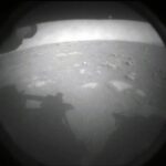 Primera foto de Perseverance captada desde la superficie de Marte. / NASA