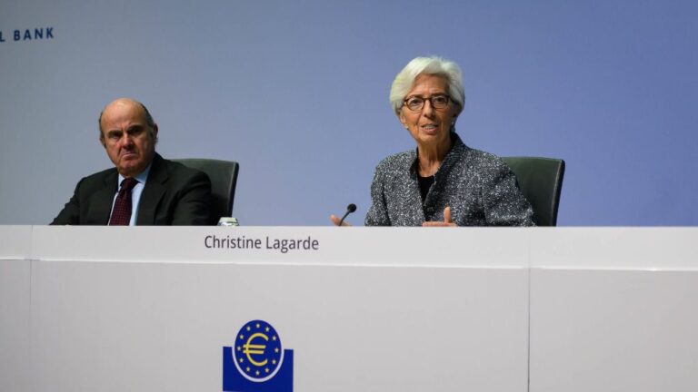 La presidenta del BCE, Christine Lagarde, y el vicepresidente, Luis de Guindos