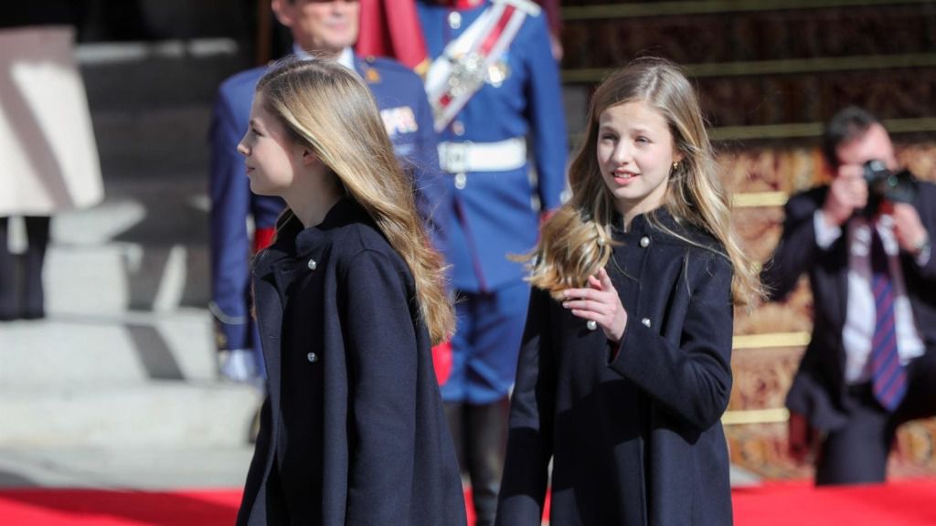 La infanta Sofía y la princesa Leonor