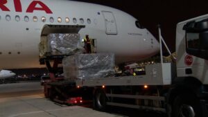 Vuelo de Iberia con 20 toneladas de productos sanitarios del corredor aéreo con China